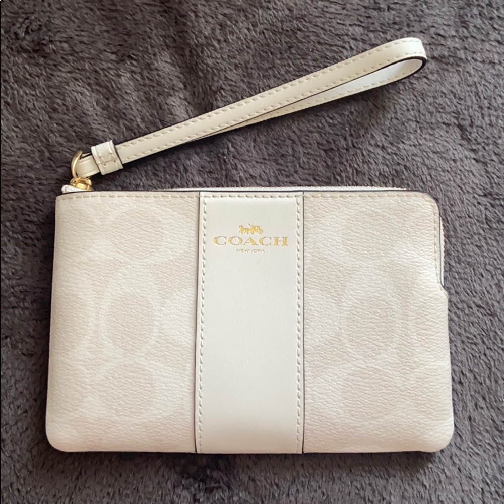 coach wristlist